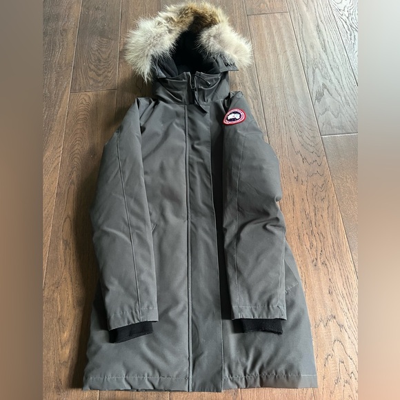 Authentic Canada Goose Women’s Victoria Parka (in Graphite Grey) - Picture 4 of 11